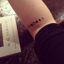 20 Tiny Tattoos With Big Meanings Tattoos Moon Phases Tattoo Small Tattoos