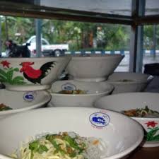 Bakso rudal pacitan menawarkan menu bakso terbaik dengan resep bakso khas. Bakso Rudal Pak Ogim Restoran Bakso