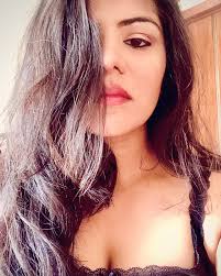 Hello sunshine ☀️ #goa #mermaid #beach #sunshine #love #goadiaries  #bangalore #bangalorediaries #instagood #picoftheday #influencer  #goainfluencer #bangaloreinfluencers #mysoreinfluencer #mouniroy  #karishmatanna