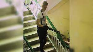 Убийца в казани пришел в школу с таким же оружием, как и «керченский стрелок». Kerchenskij Strelok Szheg Svoi Foto I Zakopal Sejf Pered Napadeniem Gazeta Ru Novosti