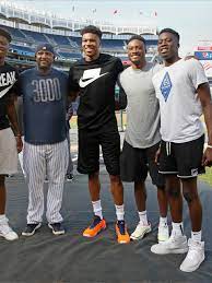 He played 93 seconds of the bucks' game 3 win. Bucks Sign Thanasis Antetokounmpo Older Brother Of Giannis Wluk