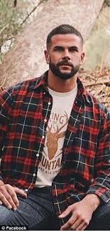 Handsome And Heroic Navy Vet Has Identity Stolen For Catfish Scheme Navy Veteran Fitness Instagram Mens Tops