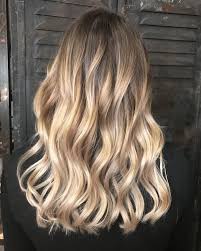 Inspiration Coloration Blonde Et Coupe Par Le Salon De Coiffure La Recreation Couleur Cheveux Chatain Couleur Cheveux Tendance Coloration Blonde