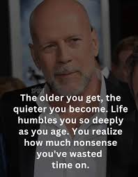 🌟 Be Humble: A Lesson from Bananas 🍌 Life, much like a banana, is a  journey through various stages. We start off fresh and full of vitality,  but time has its way