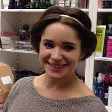 Princess Roll Tutorial Video Quick And Easy Hairstyles For Holiday Seventeen I Think This Would Be Delight Fifties Hair Roll Hairstyle Pretty Hairstyles