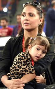 Jun 19, 2021 · recently bollywood actress lara dutta was asked questions about the vaccine by one of her fans. Breastfeeding Helped Me To Tone My Body Lara Dutta Kids Portal For Parents