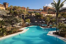 Suurepärane animatsiooniprogramm kogu päeva vältel ja õhtused show'd. Melia Jardines Del Teide Tenerife Hotel Deals
