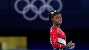 The world renowned gymnast unexpectedly made a costly error during the women's gymnastics team final on tuesday when she only completed 1 ½ twist on her vault when she was supposed to perform a 2 ½, the washington post reports. Zciifvfvh6me M
