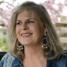 Sandra Hardie's Instagram, Twitter & Facebook