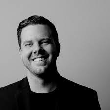 Albert Avelar's Instagram, Twitter & Facebook