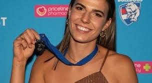 Alicia Edmonds's Instagram, Twitter & Facebook