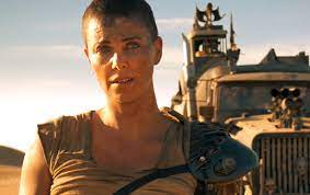 Charlize theron is getting ready to sit down, have a little chat, and stop a serial killer. Mad Max Furiosa Charlize Theron Bedauert Die Neubesetzung Ihrer Rolle Blairwitch De
