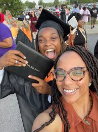 Aimee Evans (@ai_meee12x)