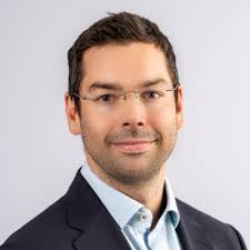 How to Gain Experience When Changing Careers: Tips and Examples