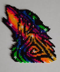 Retrouvez Cet Article Dans Ma Boutique Etsy Https Www Etsy Com Fr Listing 766880476 Decoration Murale Loup Multicolore In 2020 Bead Art Fuse Beads Bead Designs