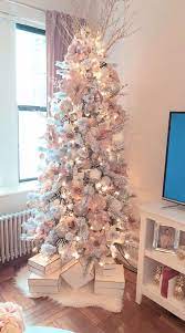 30 Golden Christmas Tree Ideas That Expresses Opulence Elegance Hike N Dip Rose Gold Christmas Tree Pink Christmas Tree Decorations Gold Christmas Decorations