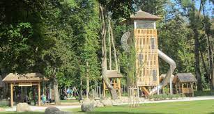 die schonsten orte fur kinder in bayern vom waldspielplatz bis zum heckenlabyrinth antenne bayern close t most beautiful places beautiful places hedges