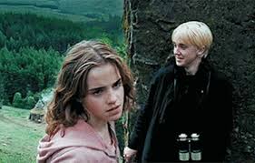 Harry potter is a british film series based on the harry potter novels by author j. Harry Potter Hinter Den Kulissen Diese Schauspieler Waren Verknallt
