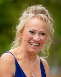 Terry Quesnel's Instagram, Twitter & Facebook