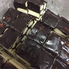 Sebab tu rasa kek lapis horlick dan juga kek lapis lain. Wood Leopard Kek Batik Food Drinks Baked Goods On Carousell