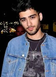 Some fans here didnt know that Zayn's real name is ZAIN JAVADD MALIK💙 LMAO 