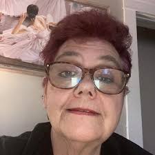 As if Mike Myers wasn't already a legend, him wearing a “CANADA IS NOT FOR  SALE” t-shirt solidifies it. SNL