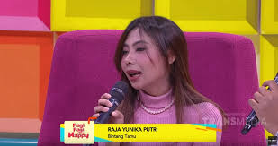 The couple divorced in may. Yunika Putri Ditipu Aktor Asal Singapura Trans Tv