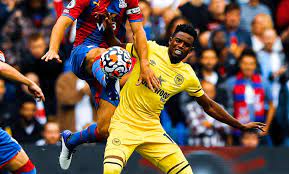 Il crystal palace dista circa 40 miglia dal brighton & hove albion e la loro rivalità non si sviluppò fino alla retrocessione dei rossoblu nella terza divisione avvenuta nel 1974. Gysabsnvouzqm