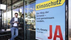 Die regelung gilt für alle ab 12 jahren. Volksabstimmung In Der Schweiz Knappe Mehrheit Lehnt Co2 Gesetz Ab Tagesschau De