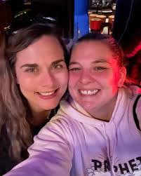 Tara Maynard's Instagram, Twitter & Facebook