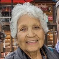 Carolyn Isham's Instagram, Twitter & Facebook