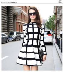 Étant courte et sans manches, elle assure à celle qui la porte un confort extrême en plus d'offrir une silhouette affinée et féminine. Robe A Carreaux Noir Et Blanc 87e769