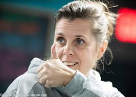 People in fantasy lcs picking Doublelift like he's any good without  Aphromoo