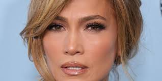 Jennifer Lopez's Hamptons Look Includes the Rich-Looking Jeans-and-Shoe  Combo I'm Wearing as Long as I Possibly Can