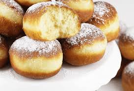 Drożdże wraz z cukrem rozpuścić w ciepłym mleku, dodać mąkę, szczyptę soli,jajko, zagnieść ciasto. Przepis Na Paczki Jak Zrobic Paczki Latwy I Szybki Sposob