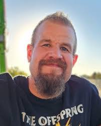 Brad Mackenzie's Instagram, Twitter & Facebook