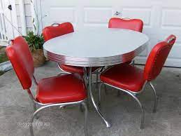 Buy Vintage 50 S 60 S Kitchen Table And Chairs At Furniture Trader Retro Kitchen Tables Vintage Kitchen Table Kitchen Table Settings