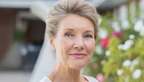 20 anni di età che anni sono che colore è / le 20 donne famose che a 60 anni sono ancora raffinate e chic / che abbiano maturato il diritto alla pensione di vecchiaia entro 3. Capelli A 70 Anni Tagli Colori E Idee Dilei