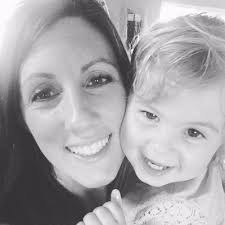 Melissa Neill (@melissa_neill)