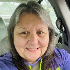 Linda Braham's Instagram, Twitter & Facebook