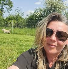 Spent my first night in the camper last night. It was really warm 🥵 I now  know what a baked potato feels like from the inside. 😅 Any tips for  staying cool