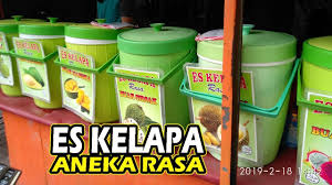Dilansir mind body green, air kelapa mengandung lebih banyak air, yakni sekitar 95 persen sehingga menjadikannya sebagai minuman hidrasi yang hebat. Es Kelapa Muda Aneka Rasa Sipon Tangerang Street Food Youtube