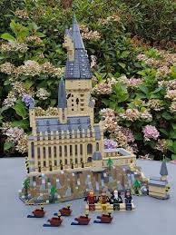 Lego harry potter and the chamber of secrets hogwarts whomping willow 75953 magic toys building kit, prisoner of azkaban, hedwig, hermoine granger and severus snape (753 pieces) 4.9 out of 5 stars 2,693. Lego Harry Potter Schloss Hogwarts 71043 Im Review Teil 1 Die Grosse Halle