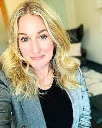 Amy Waguespack's Instagram, Twitter & Facebook