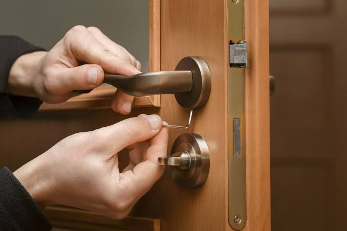 Summit Pro Locksmith technician working in Lehi