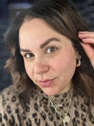 LOUIS 😍😍😍 Blue eyes, red lips, beard = perfect