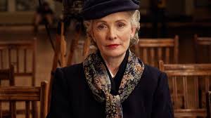 Lindsay vere duncan, cbe (born 7 november 1950) is a scottish stage, television and film actress. Walking Where Clemmie Walked Star Lindsay Duncan On Playing Winston Churchill S Wife At His Home Daily Record