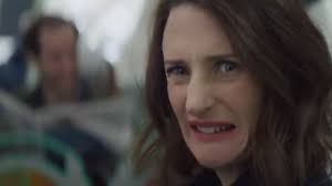 Va niquer tout tes grands morts, ici tout le monde est chaud kalachnikov dans la boca, alonzo lacrim a appelé, rdv au studio fermez la, ça va cracher des flammes, ça boit au goulot enfants du bloc des. Premieres Images De Mouche Le Remake Francais De Fleabag Premiere Fr