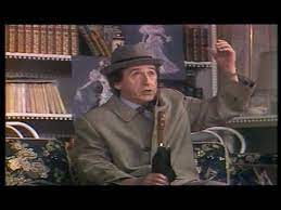 Entre les couturiers, les soins de beauté, le coiffeur, le shopping et un bon sommeil pour garder le teint frais, douze heures sont vite passées. Au Theatre Ce Soir Pauvre France Jean Lefebvre Youtube