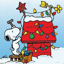 Snoopy S Dog House Christmas Decorations Snoopy Christmas Snoopy Christmas Decorations Snoopy Love
